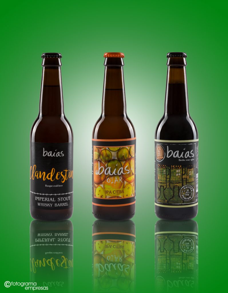 foto de bodegón de 3 botellas de cerveza de la marca baias realizada por fotograma empresas de vitoria