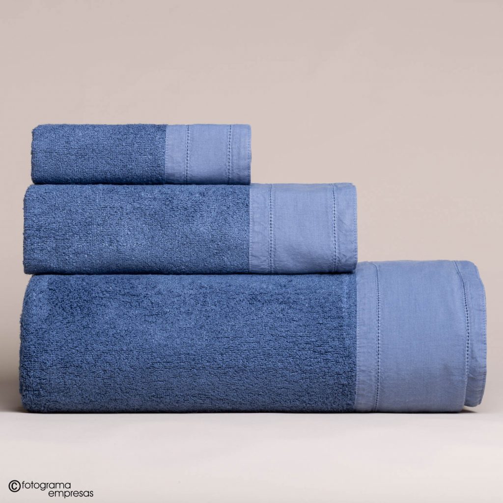 foto de producto de toallas de baño de la marca Cotton Artean realizada por Fotograma Empresas de Vitoria