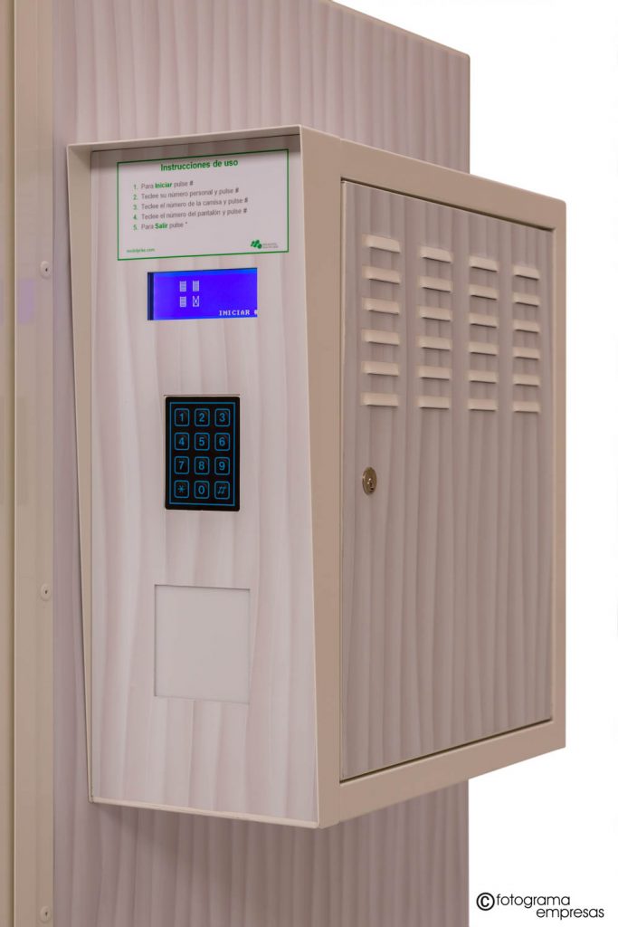 foto de producto maquina de vending de la marca Mölnlycke realizada por Fotograma Empresas de Vitoria