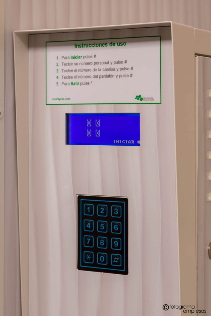 foto de producto maquina de vending de la marca Mölnlycke realizada por Fotograma Empresas de Vitoria