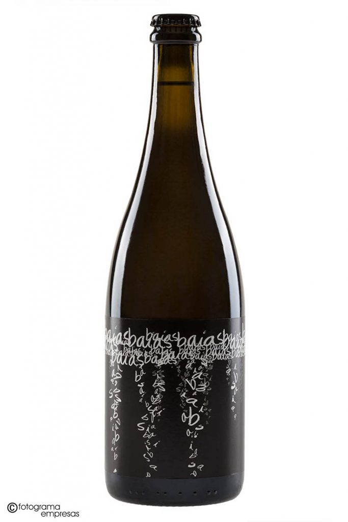 foto de producto de botellín de cerveza de la marca Baias realizada por Fotograma Empresas de Vitoria
