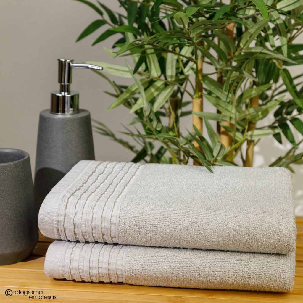 foto de producto de toallas de baño de la marca Cotton Artean realizada por Fotograma Empresas de Vitoria