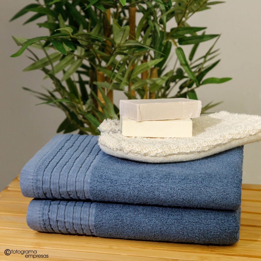 foto de producto de toallas de baño de la marca Cotton Artean realizada por Fotograma Empresas de Vitoria