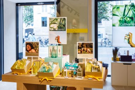 foto de productos de Loccitane en Paris del comercio de vitoria realizada por Fotograma Empresas de Vitoria