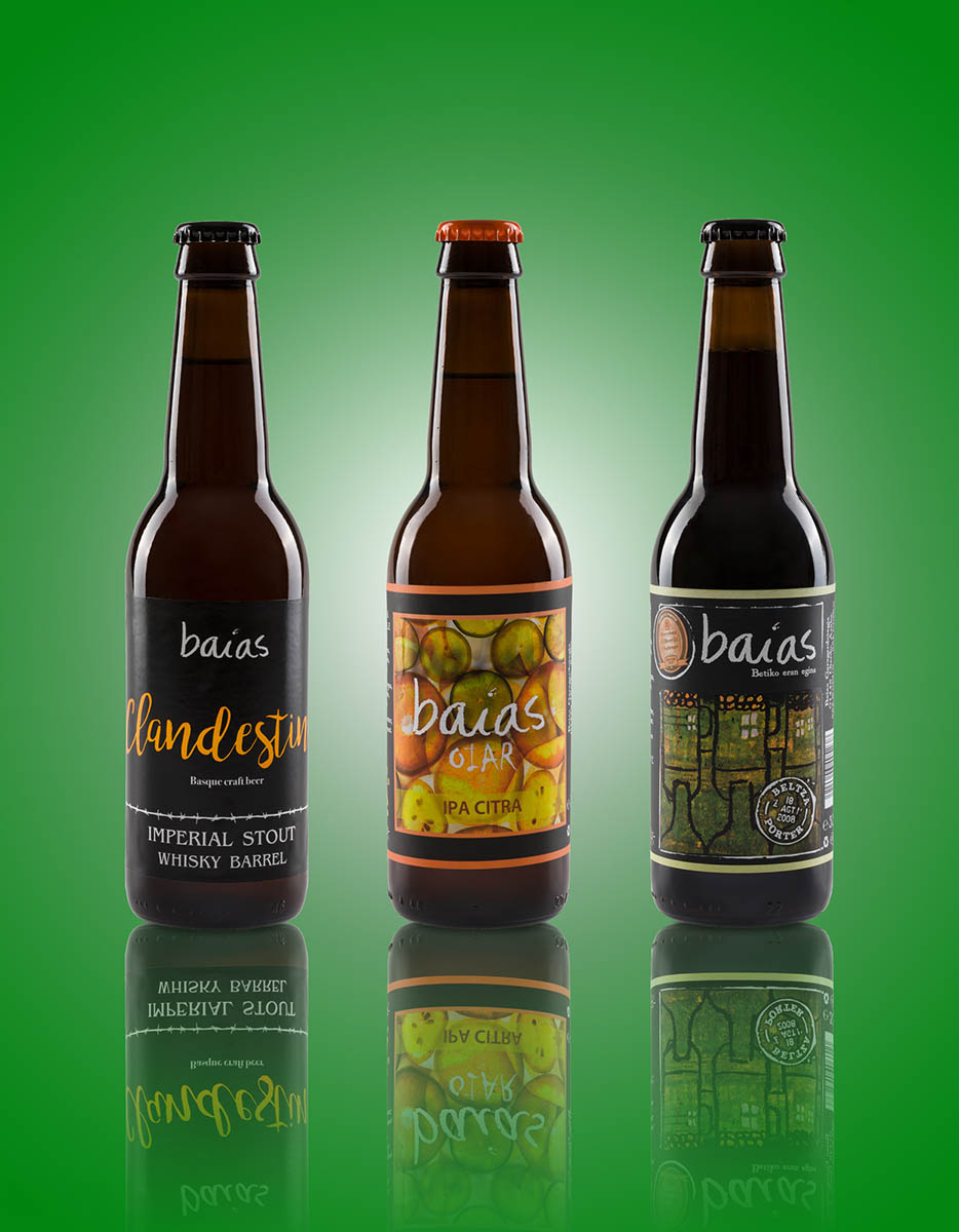 foto de bodegon de 3 botellas de cerveza de la marca baias realizada por fotograma empresas de vitoria